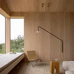 Architectural Gem With Sea View 度假居